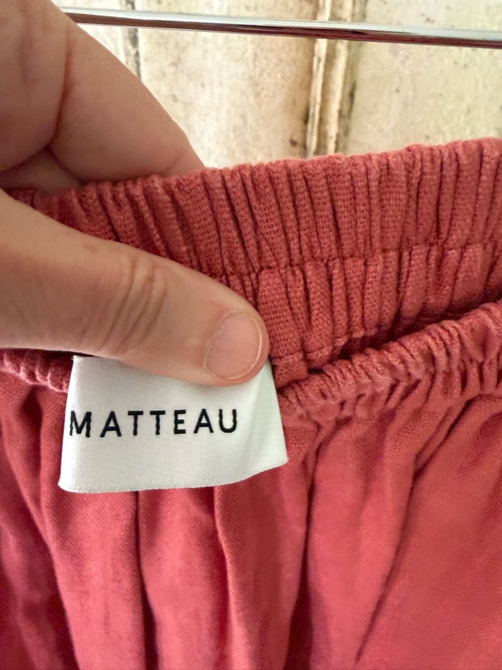 Matteau Women’s long Elastic-Waist Midi Linen Skirt in Dusty Rose - Picture 2 of 7